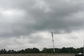 从濮阳启程返回郑州，路上黑云压城，高速路上会不会下大雨视频封面
