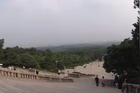南京中山陵，虽然免费，也得提前预约，蹬共享单车上山，上坡太累视频封面