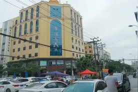 朋友亲戚都认为在外打工挣了不少钱，其中苦楚有谁知