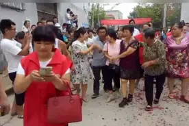 河北三岁女孩被拐山东错怪父母，25年后回家她能找到答案吗？视频封面