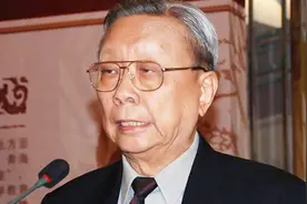 大盗东陵的孙殿英子女何在？儿子却成护陵专家，用一句话评价父亲视频封面