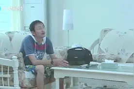 女子洗完澡衣服丢浴室，姐夫看见随手就洗了，结果却尴尬了视频封面