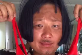 在这个看脸的时代你一定要学会化妆，40岁大叔化了妆秒变小姐姐！视频封面