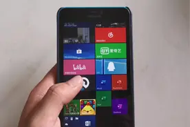 翻出来一款6年前的微软windows10手机，看看还能用吗视频封面