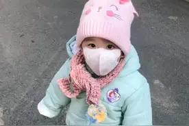 疫情期间，15个月宝宝出门嗨vs宅在家，差别太明显视频封面