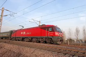 成都开往北京西的火车K818快速通过河南安阳段，全程2089公里视频封面