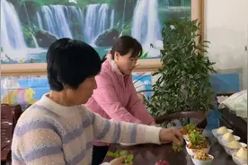 山东大年三十男人请祖先，婆媳在家要准备好，祖辈留的习俗不能忘视频封面