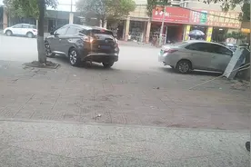 东风日产楼兰走烂路时右前有异响什么原因引起的视频封面