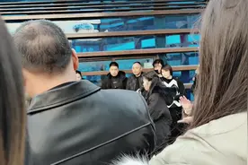 拥有500万粉丝的小网红，今天终于看到这个网红组合了，好多人看