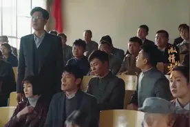 苏联原子弹授课却不让记录，小伙邪魅一笑，念了首中国古诗搞定！