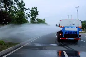 洒水车自带的BGM《兰花草》，不知你小时候有没有被这音乐洗脑呢视频封面