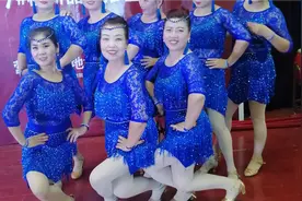 《进行曲》视频封面