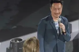 郑中基二婚妻子现身，身材消瘦驼背严重，网友：还是阿sa美视频封面
