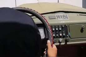 姑娘们为什么尖叫不断？视频封面
