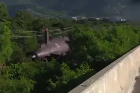 看巴西如何建造潜艇：巨大潜艇“屁股”在陆地上跑