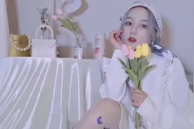 做一只精灵吧，今日穿搭蓝色蝴蝶丝袜视频封面
