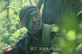 荒野求生：看看特种兵怎么野外生火烤鸡吃，没熟吃的都让人流口水