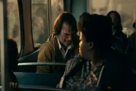 影视：小丑得了一种奇怪的狂笑症，被人欺辱之后怒杀三人