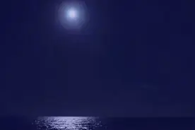 世界名曲排名第六的二泉映月，小泽征尔说，二泉映月应该跪下来听视频封面