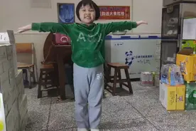 小外甥女调皮的很，像男孩子，叫你又气又乐，你们看呢？