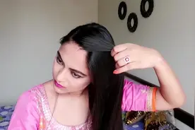 女子长发又长又直，编成好看的发型，整个人变得更有气质了