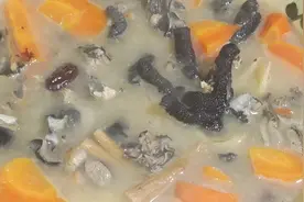 厨师长教你乌鸡胡萝卜汤的营养做法:汤色浓白，滋补养颜！收藏了