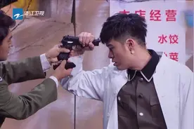 陈赫诙谐演绎反战大片，逗翻观众，这还是我们印象中的曾小贤？视频封面