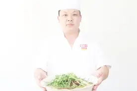 重庆厨师教你胡辣酸菜鱼，步骤讲解毫无保留，鱼肉滑嫩爽口视频封面