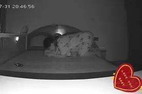 惊险时刻，监控拍下4个月小宝宝的危险行为，宝妈看了都后怕