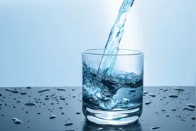 50L自来水的重量是多少斤？视频封面