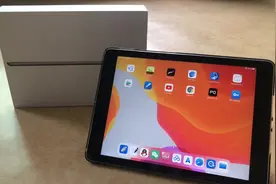 开箱一台1500元入手的ipad 2018！国行全套，这波真的血赚！视频封面
