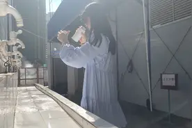 打工妹在工地上班三年，对前途有点迷茫，是回家工作还是继续广漂视频封面