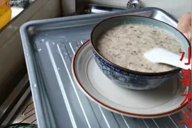 核桃仁和牛奶也能做出香浓可口的核桃奶露，味道很独特视频封面