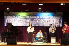 香港女中学生，翻唱田馥甄“小幸运”，好听！在中学能称霸学校