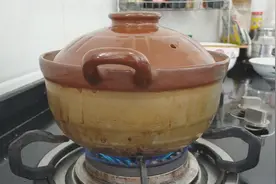 教你一道客家正宗砂锅煲，食材做法简单，出锅美味营养，越吃越香视频封面