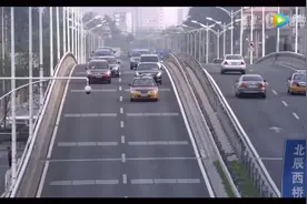 女人生孩子，婆婆关心孩子，妈妈关心女儿视频封面