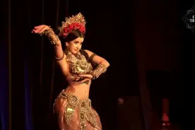 乌克兰舞者Kira Lebedeva的一段印度风情部落风舞表演视频封面