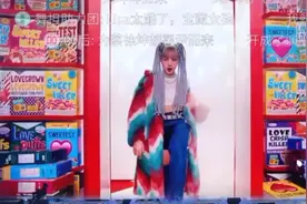 [ LISA ]性感可爱兼备的lisa 舞台气场两米八全开，引爆全场视频封面