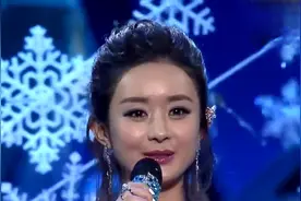 开场惊艳，赵丽颖演唱《雪人》唯美的歌声，打动全场视频封面