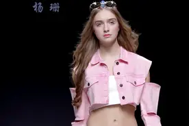 粉色的牛仔衣搭配粉色的牛仔裤，这也太少女心了吧视频封面