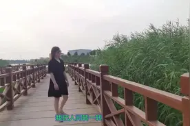 贾乃亮&甜馨《大王叫我来巡山》很好听，甜馨这小奶音亮了！视频封面