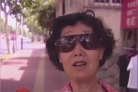 帮朋友取快递，女子不小心落在公交车上，谁拿了我的快递？视频封面