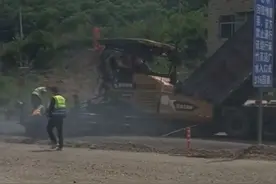 广水市107国道剩余最后几段路面加速建设视频封面