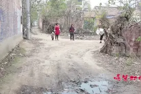 短剧生孩子第二集 憨妮和翠花半路给村妹…视频封面