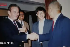 南海一战击落敌机 多年后中美飞行员再相逢视频封面