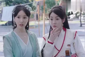 美女穿越到古代，将长裙剪成了修身的短裙，众男子看得目瞪口呆！