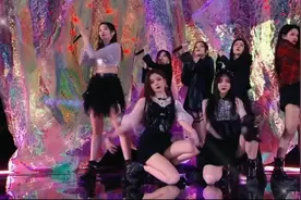 硬糖少女303表演handclap，配合的太好了。视频封面