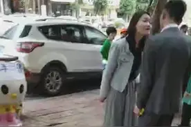 窝囊男被女友狂扇耳光，半小时不还手，1视频封面