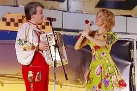 俄罗斯民歌组合把中国歌曲《纤夫的爱》与俄语歌嫁接