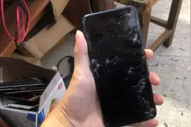 啊辉：玻璃后盖手机，要想拆机不难，这两样东西不能少。视频封面